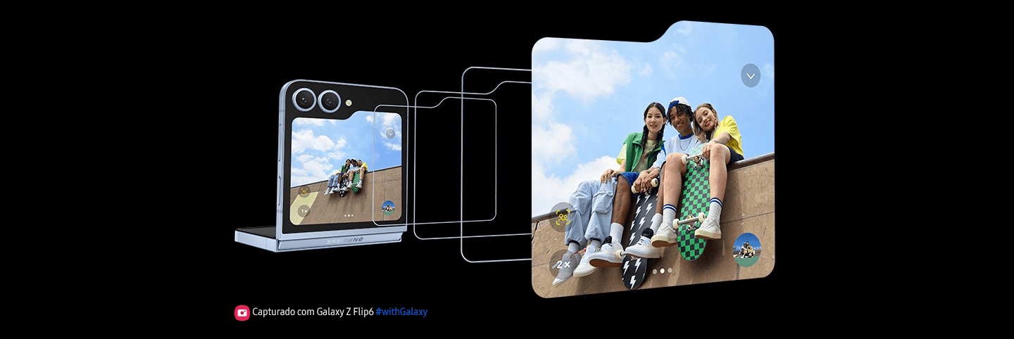 Uma foto de três amigos é vista na Flex Window do Galaxy Z Flip6. O Zoom Automático é usado para ampliar os assuntos sem usar as mãos.