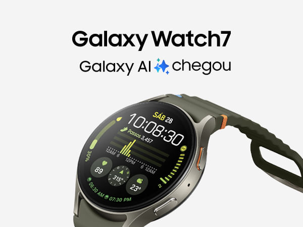 Um Galaxy Watch7 com um mostrador de relógio que exibe frequência cardíaca, passos e outras métricas de treino está ligeiramente inclinado para o canto superior esquerdo. Um texto “Galaxy AI chegou” com um ícone do Galaxy AI pode ser visto.