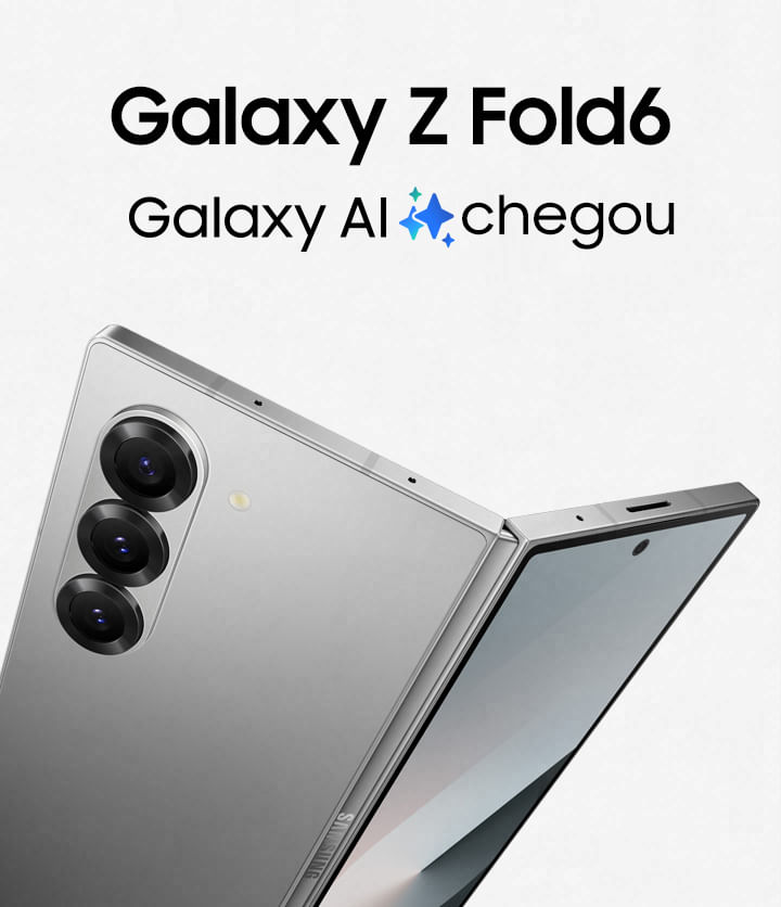Galaxy AI chegou. O Galaxy Z Fold6 está ligeiramente desdobrado e visto de um ângulo inclinado.
